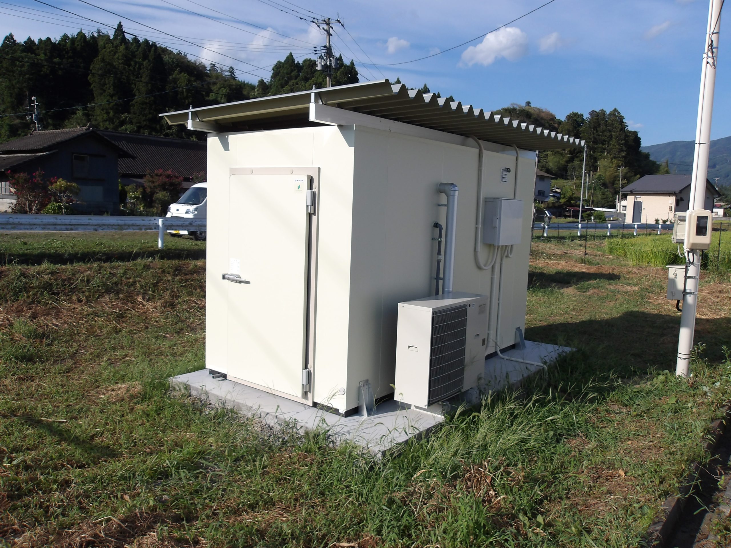 某所プレハブ冷蔵庫新設工事